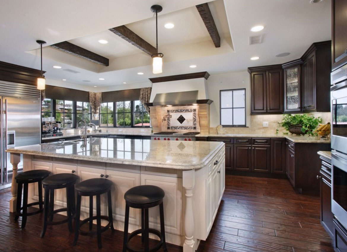 30 Classy Projects With Dark Kitchen Cabinets | Home Remodeling