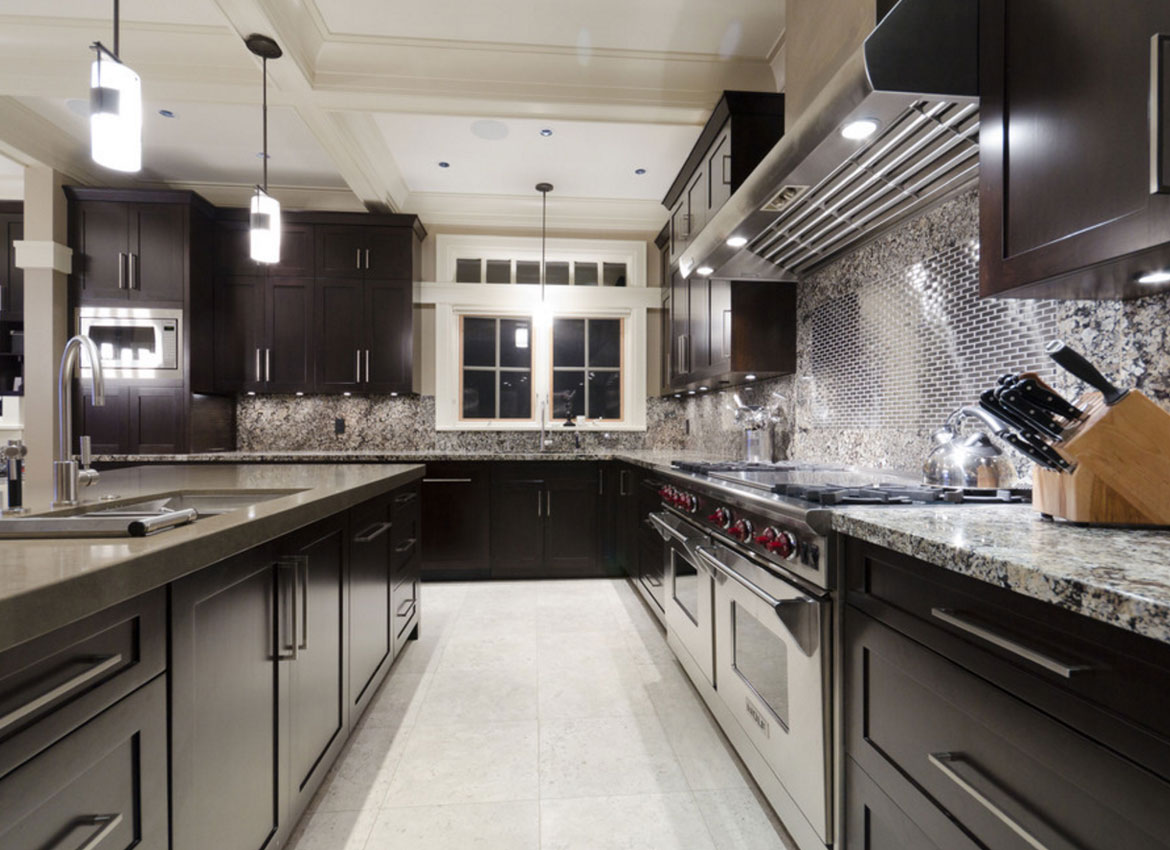 30 Classy Projects With Dark Kitchen Cabinets | Home ...